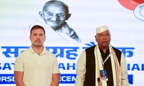 Congress President Mallikarjun Kharge with LoP in the Lok Sabha and party leader Rahul Gandhi during the party's Working Committee meeting in Belagavi, Karnataka (PTI) 