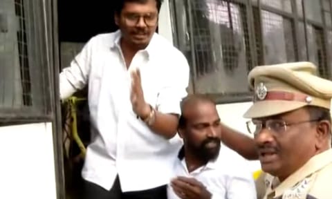 Police arrest AIADMK student's wing (Thanthi TV)