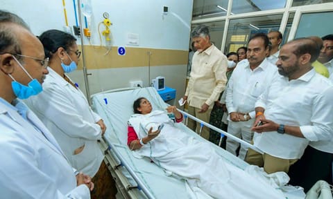 Andhra Pradesh CM N Chandrababu Naidu visited the hospital where the injured are being treated (PTI) 