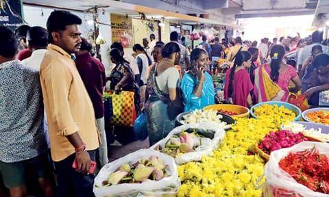 There was dearth of flowers in Tiruchy market 