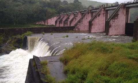 Discharge from Mullaiperiyar dam (file) 