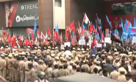 Protest over Seeman's remarks on Periyar (Maalaimalar) 