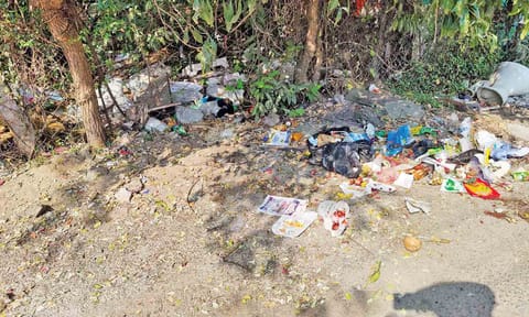 Construction debris and domestic waste scattered on the Vaigai Street 