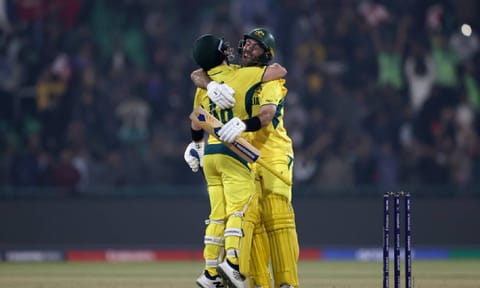  Josh Inglis and Glenn Maxwell celebrate after winning the match against England (X/@icc)
