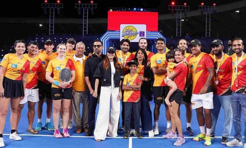 Samantha with the Chennai Super Champs team