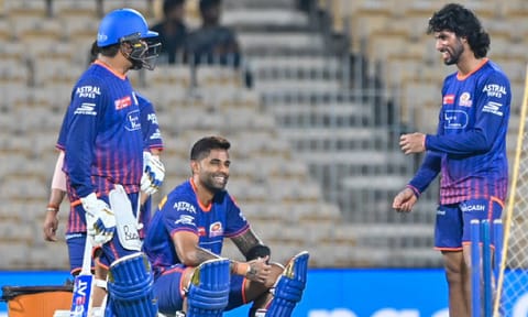Mumbai Indians players on a practice session 