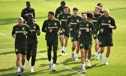 Borussia Dortmund players during a training session ahead of second leg 