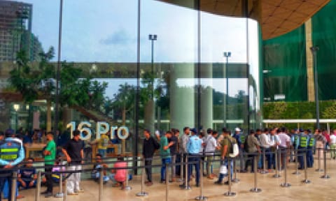 Apple achieves its best-ever first quarter shipments in India (IANS) 