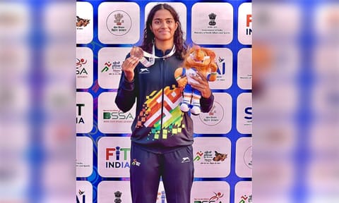 Deeksha Sivakumar with the bronze medal 