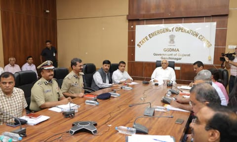 Gujarat CM meets officials of armed forces, extends state’s full cooperation (PTI) 