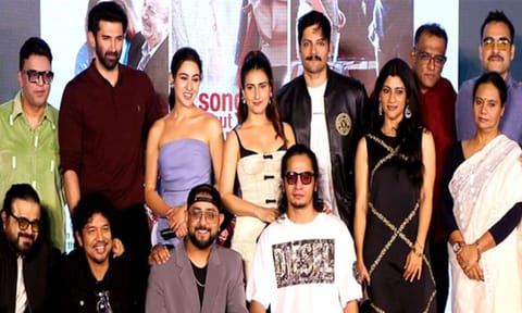 Metro... In Dino team at a promotional event (ANI)