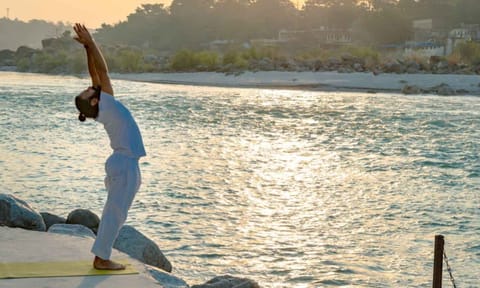 A person practising yoga (Photo: Pexels)