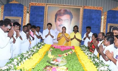 Premalatha pays homage to party founder Vijayakanth at the DMDK headquarters in Koyambedu 