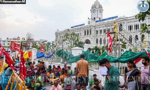 GCC workers firm on Rs 23k wage demand, resist privatisation