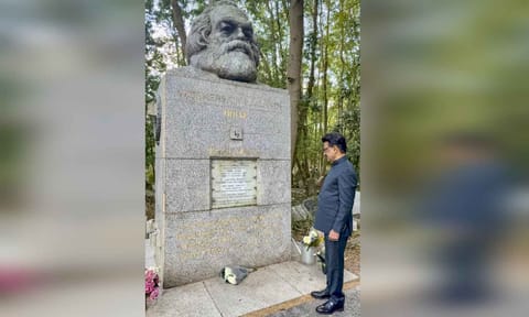 Tamil Nadu Chief Minister MK Stalin pays tribute at a statue of Karl Marx, in London (PTI) 