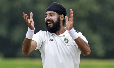Fit-again pacer Gurjapneet turns heads with scintillating show