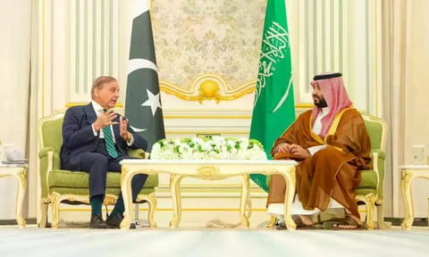  Shehbaz Sharif with Mohammed bin Salman bin Abdulaziz Al Saud (Image/X)