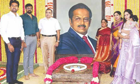 On the 90th birth anniversary of the late Dr B Sivanthi Aditanar, his son S Balasubramanian Adityan, Chairman, Daily Thanthi Group of publications, and his grandsons Sivanthi Adityan and Aadhavan Adityan, directors of the Group, and family members
Malathi Sivanthi Adityan, Anitha Kumaran and Samyuktha Adityan, paid floral tributes at his memorial in Poes Garden on Wednesday