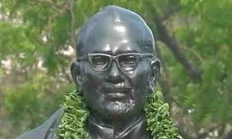 Daily Thanthi founder Si Pa Aditanar's statue in Egmore 