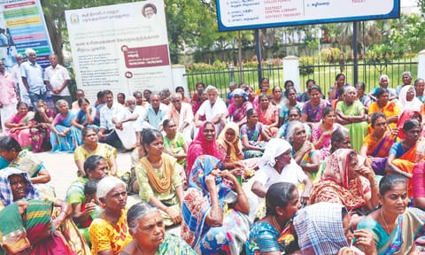 Villagers besiege Erode district collector's office against stone quarry
