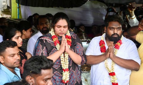 Nagendran’s younger son Ajith Raj ties the knot with fiancée beside his father’s body 