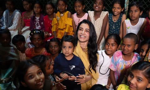 Samantha Ruth Prabhu celebrates Diwali with children from NGOs (insta:samantharuthprabhuoffl)