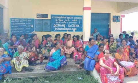 Residents stage protest over dysfunctional fair price shop in Madurathangam 