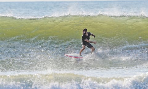 Surfing 