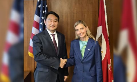 South Korea stresses need to improve US visa issues for investors