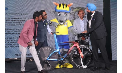 M Sudhakar, President TNCA, J Meghanatha Reddy, MS, SDAT, Atulya Misra, ACS, Youth Welfare and Sports Development and Maninder Pal Singh, Secy, CFI unveil the mascot during the event (Justin George) 