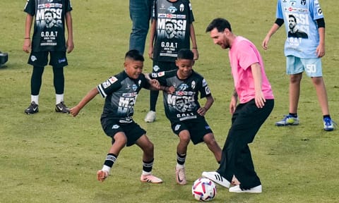 Argentine footballer Lionel Messi, centre, during the final leg of his 'GOAT India Tour 2025', at Arun Jaitley Stadium in New Delhi (PTI)
