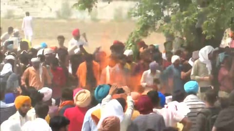 Last rites of Punjabi singer Sidhu Moose Wala