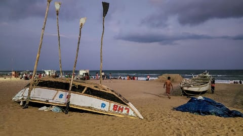 The MeT Department has warned fishermen against venturing into deep sea till Thursday