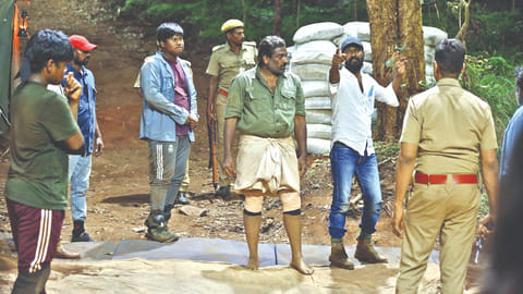 Actor Vijay Sethupathi and
director Vetrimaaran in Viduthalai shooting spot