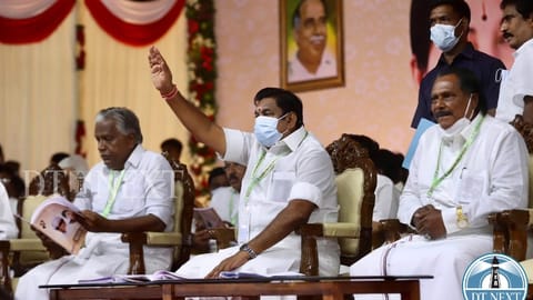 AIADMK expels OPS; defiant leader announces similar action against EPS