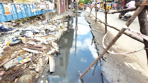 A portion of storm water drain left open at Pulianthope