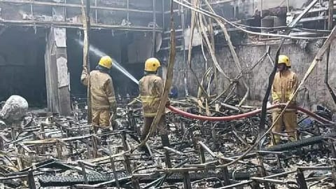 After about 2 hours of struggle, the fire was brought under control.