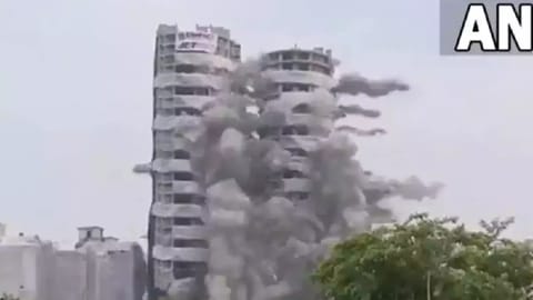Screengrab of the demolition of Supertech twin towers in Noida