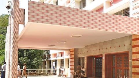 Only 25 kin of tyagis attend grievances day meet