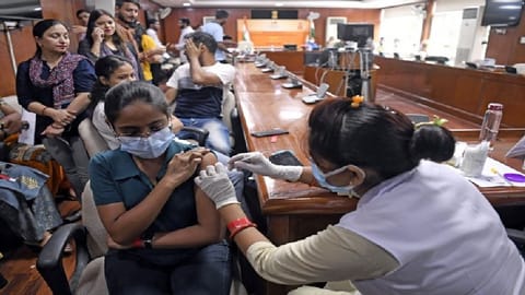 India reports 13,272 new Covid-19 cases