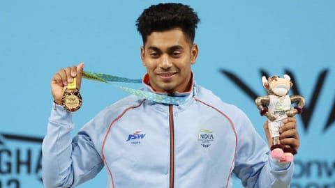 Weightlifter Achinta Sheuli
