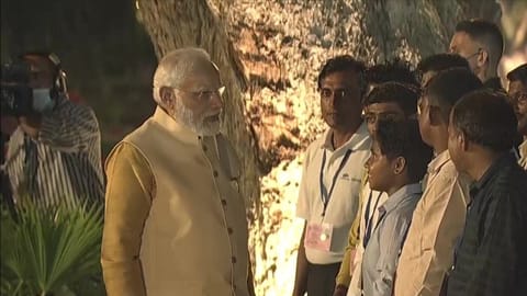 PM Modi told 'Shramjeevis' that he will invite all of them who worked on the redevelopment project of Central Vista for the 26th January Republic Day parade