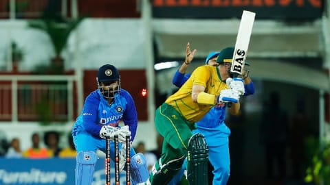 A terrific bowling display from India to restrict South Africa to 106/8.