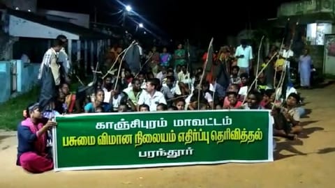 Parandur villagers protest