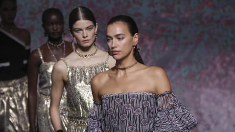 Irina Shayk wears a creation for the Chanel ready-to-wear Spring/Summer 2023 fashion collection presented Tuesday.