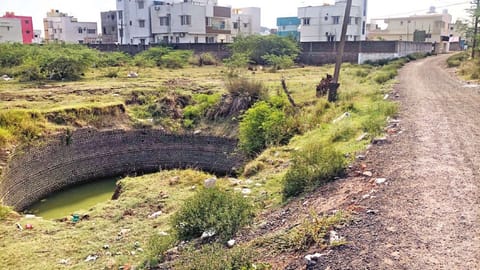 The open well in the neighbourhood