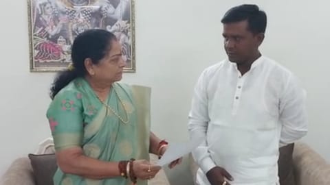 Congress MLA Bhavesh Katara from Jhalod, Gujarat submits his resignation to Speaker Nimaben Acharya.
