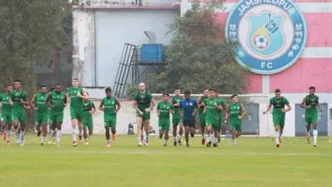 ISL: Hyderabad FC go toe-to-toe with Jamshedpur FC