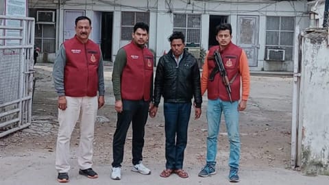 Ram Babu Mahto wanted in Bihar Spurious liquor case nabbed.