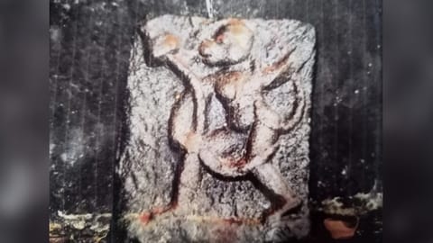300 year old Anjaneyar idol
